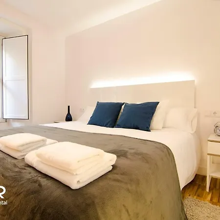 Apartment Next To Cathedral With Garden *